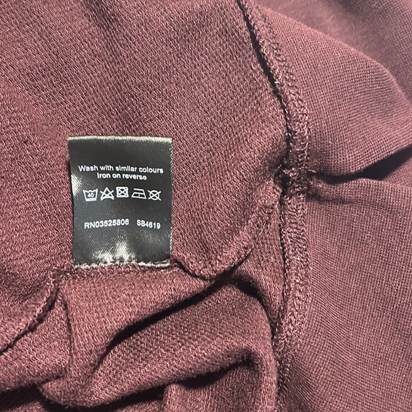 Sweaty Betty ~Simhasana Sweatshirt in Black Cherry size Medium - Picture 12 of 14